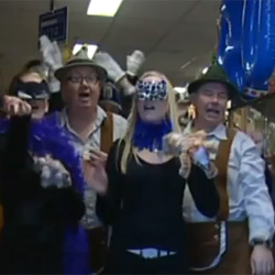 Clip van het carnavalsnummer Het Poezenlied van Zware Jongens