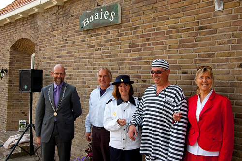 Zware Jongen opent vakantieoord "De Baaies" te Makkum